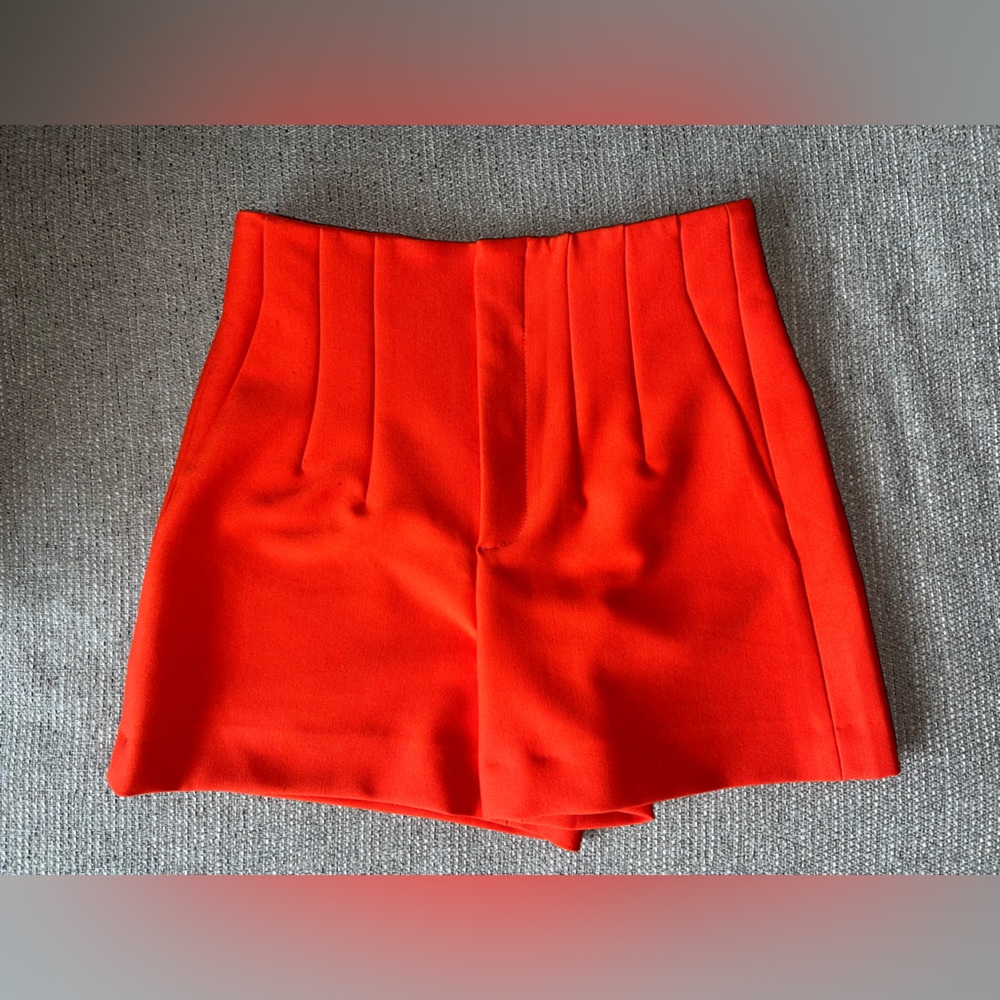 NWOT Womens Zara Red Orange High Rise Pleated Pockets Zip Fly Shorts